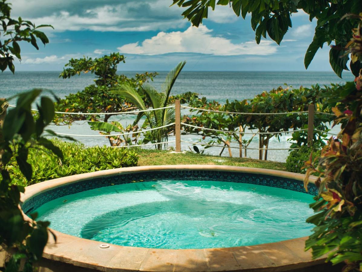 Tropikist Beach Hotel And Resort Crown Point Exteriör bild