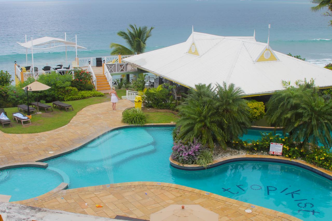 Tropikist Beach Hotel And Resort Crown Point Exteriör bild